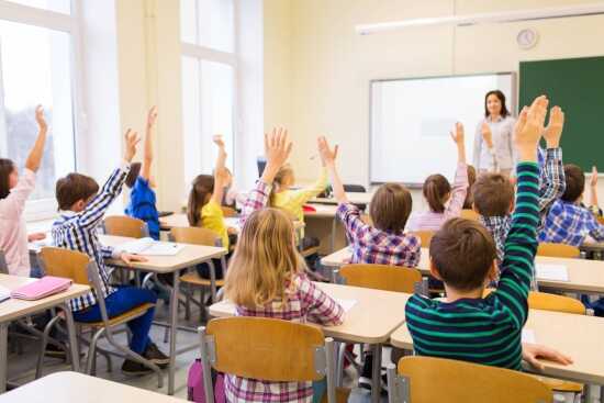 Top Tips on How to Choose the Right Keynote Speaker for a School